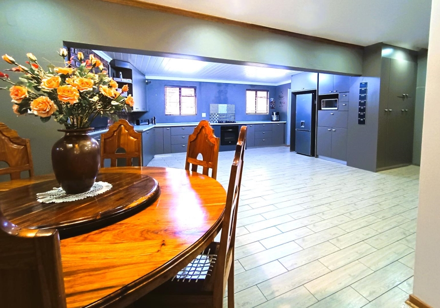 4 Bedroom Property for Sale in Langenhovenpark Free State